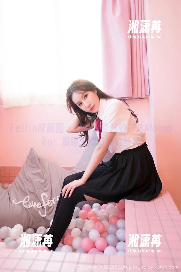 Feilin嗲囡囡-芷儿Momoko Feilin嗲囡囡 - 在泳池漫游的芷儿Momoko:解锁无尽幻想的图集