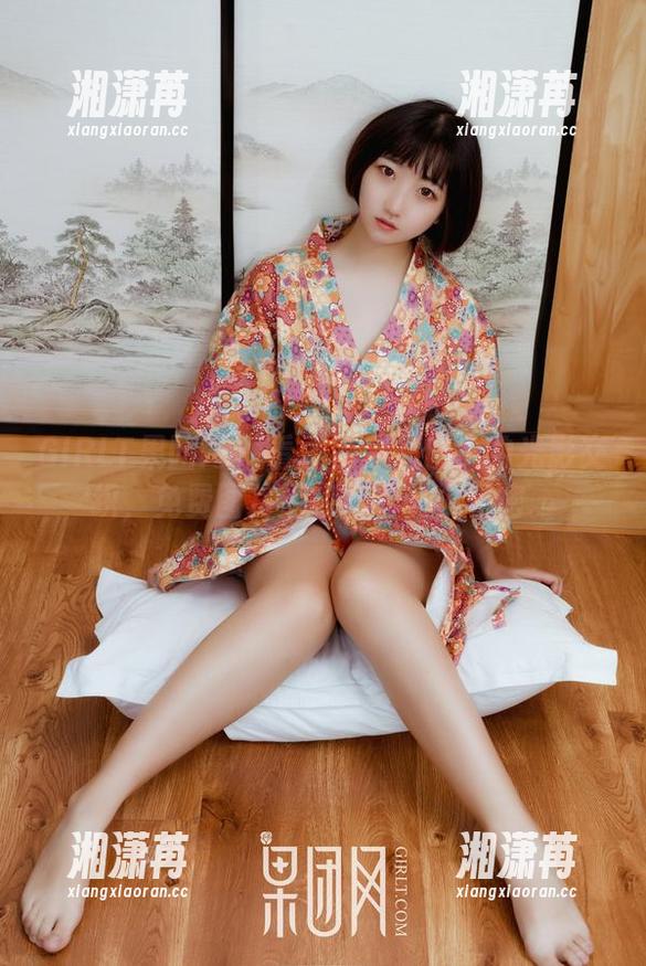 GIRLT果团网-松果儿 GIRLT果团网 - 看看松果儿修女的光影交织,免费图片悄悄藏着的小秘密。