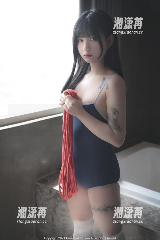Hizzy(히지)最新写真大揭秘：少女的每一动作都是在跟我对话，太神奇了！