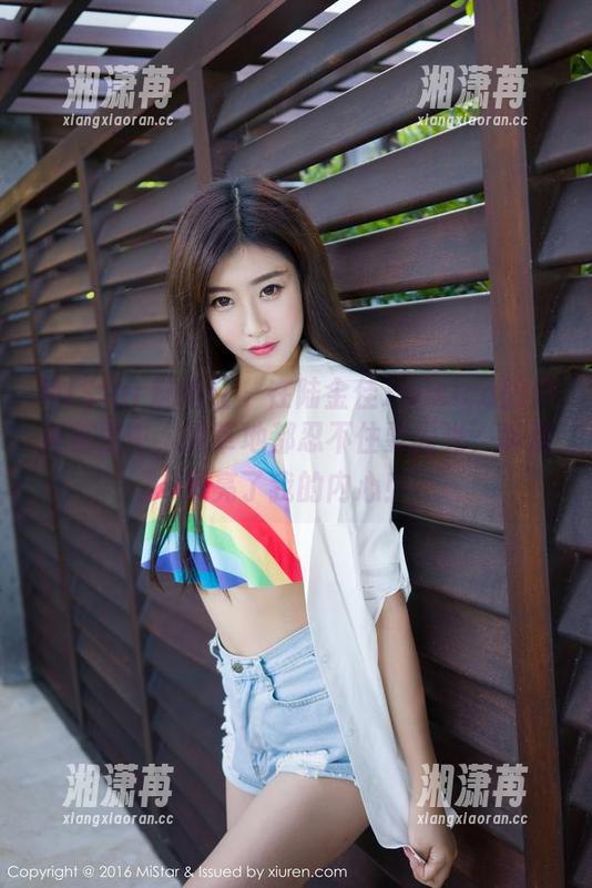 MiStar魅妍社-陆金佳Jessica MiStar魅妍社 - 在陆金佳Jessica的户外美图中,连草地都忍不住要闪光,真是照亮了我的内心!