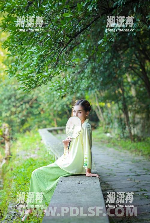 PDL潘多拉-杨晨晨sugar PDL潘多拉 - 私拍内衣图集:跟杨晨晨sugar一起探索那条美丽的内衣之路!