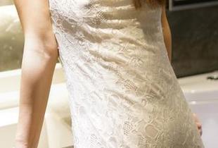 ROSI嫩学妹制服图集，精选之余带着点小危险