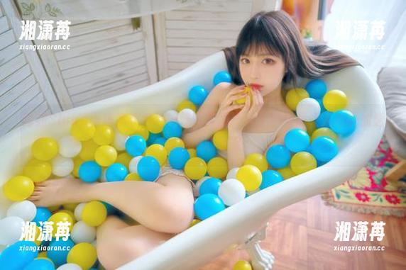 碰到Shika小鹿鹿和她的妹妹，套图更新了！真是让人心跳加速，有点小心动呢。