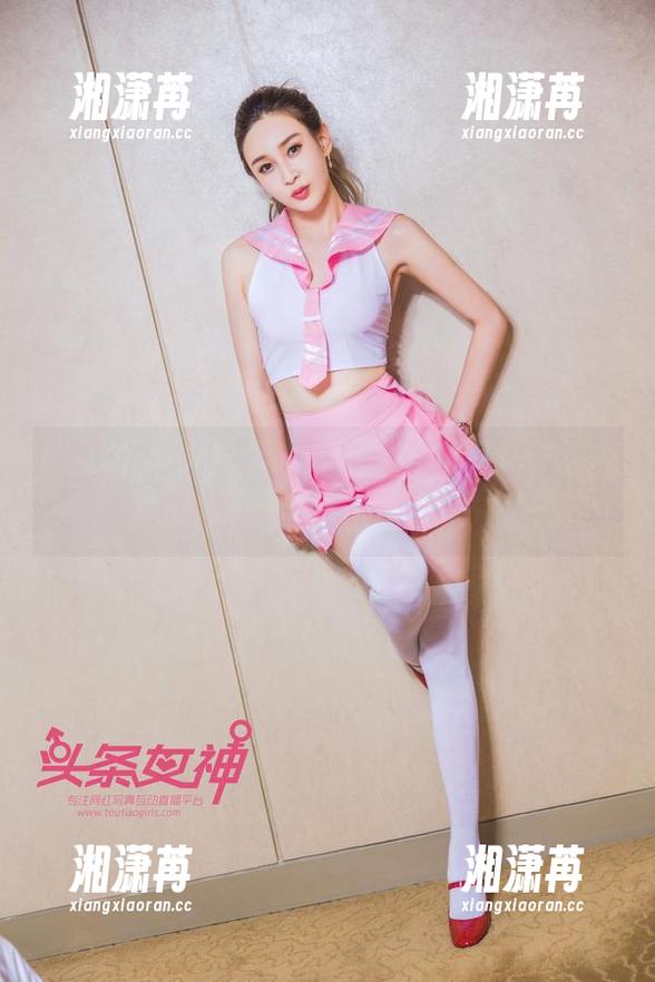 TouTiao头条女神-杨漫妮baby TouTiao头条女神 - 泳池全套写真,看杨漫妮baby如何把阳光都嫉妒了。