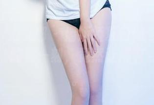 TuiGirl推女郎 - 潘娇娇夏日图包：光线透过树梢的那一刻，竟然让我有点小感动。