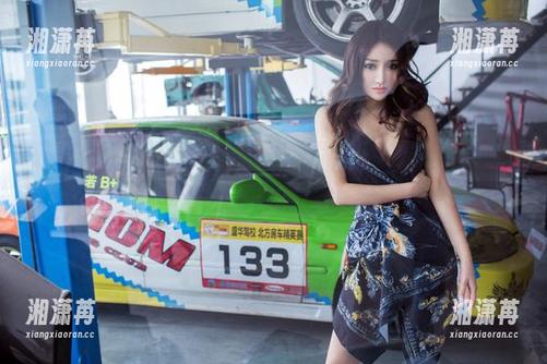 TuiGirl推女郎-胡允儿 TuiGirl推女郎 - 胡允儿献上套装福利图集,看看她是怎么把简单穿出风格的!