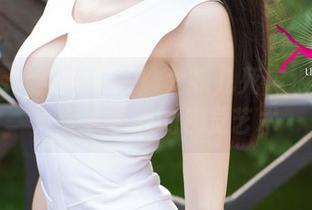 UGirls尤果网 - 一窥尤菲儿死库水的瞬间：令人窒息的视觉艺术