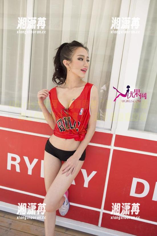 UGirls尤果网-温鈊怡 UGirls尤果网 - 高清图包“温鈊怡”套装:别让你的屏幕寂寞了,这可是治愈的必备良品!