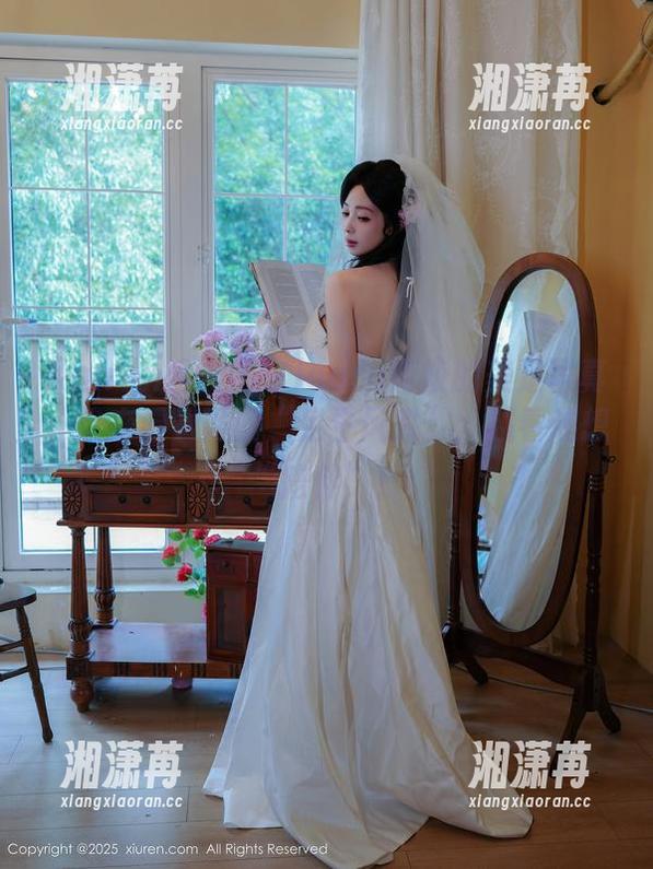 Xiuren秀人网-laura阿姣 Xiuren秀人网 - laura阿姣的美足写真,快来看看她的“足生风采”,越看越想“陪伴”!