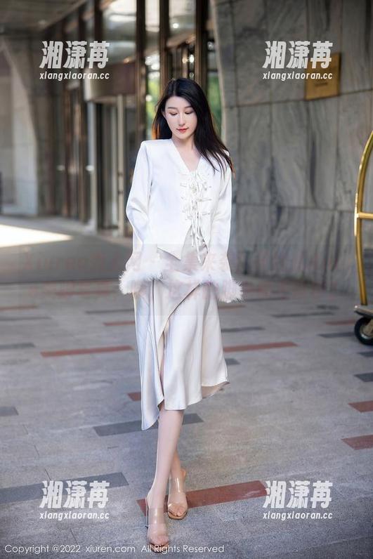 Xiuren秀人网-子纯儿Annie Xiuren秀人网 - 全集来袭!子纯儿Annie美脚写真,咦,这样的脚也能很哲学?
