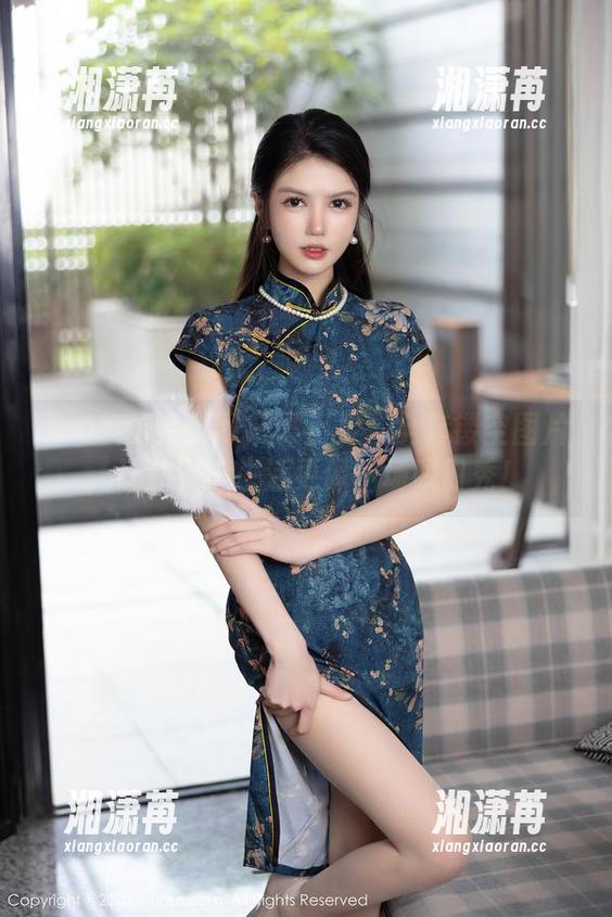 Xiuren秀人网 - 谭小灵：全套镂空图片，让你觉得生活更像一场脱口秀！