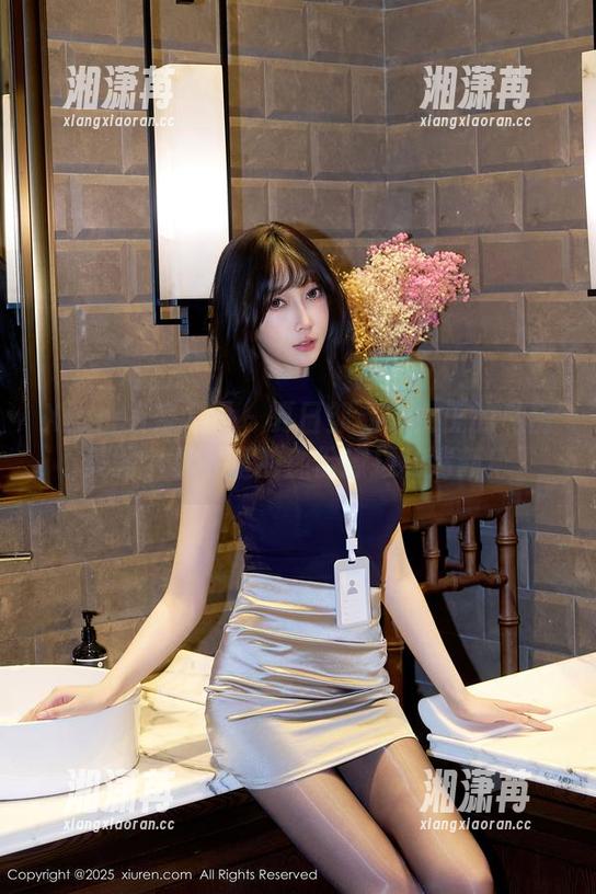 Xiuren秀人网-邹晶晶女王 Xiuren秀人网 - 夏日邹晶晶女王的私房美图,夏风里的那份撩拨和清新!
