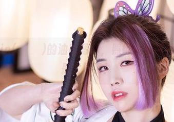 看看Yebin(전예빈)的油亮写真，照得我眼睛都花了，真是太闪了！