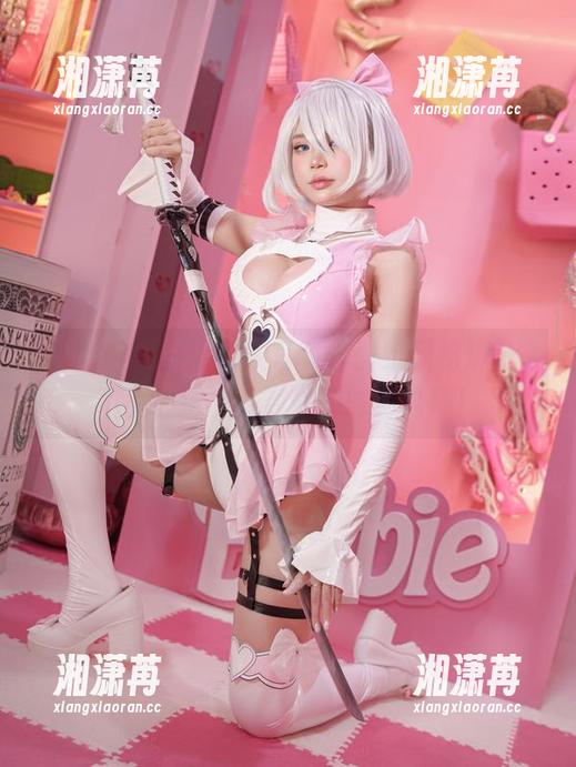 ZinieQ的高清豹纹写真，壁纸风格满分，不小心把屏幕变成了时尚秀场！