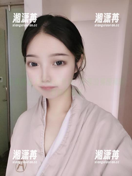 当黑丝遇上eloise软软，奇怪的美图和图包开启脑洞