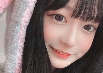 在佳佳好难啊短裤的世界里,写真与分享就是这么简单!
