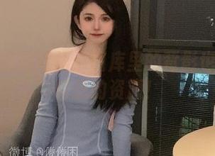 倦倦喵的露背裙：图库里的背影也是无尽幻想的资源！