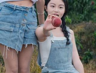 初夏女神 - 双双的全套写真：布鞋时光下的那些不为人知的秘密