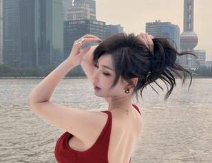 微密圈 - 不要错过，周妍希渔网袜全集下载，看看这美腿和袜子的完美搭配！