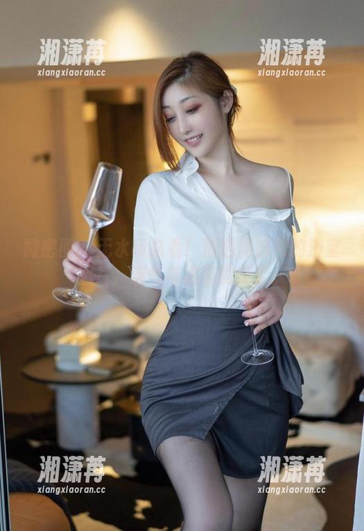 周妍希 微密圈 - 无水印必看!精选周妍希的浴室图片,湿气与温馨的交汇。