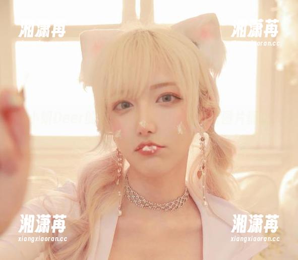啾小妍Deer的金发芭比：每一张高清图片都让人忍不住多看几眼！