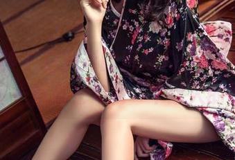 头条女神 - 白衬衫的唐嫣儿：高清图册，仿佛每一帧都在勾勒一个迷人的夏天。