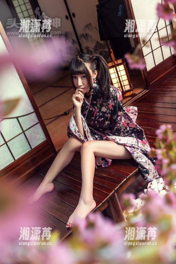 头条女神-唐嫣儿 头条女神 - 白衬衫的唐嫣儿:高清图册,仿佛每一帧都在勾勒一个迷人的夏天。