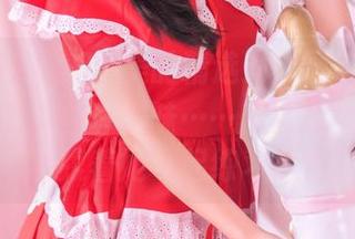 头条女神 - 李由美的精选瑜伽图包，光影交错中透着些许暧昧……怎么感觉我也快要跟着她一起练习了？
