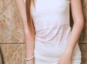 头条女神 - 当王竹遇上泳装：私房图集里的夏日慵懒时光
