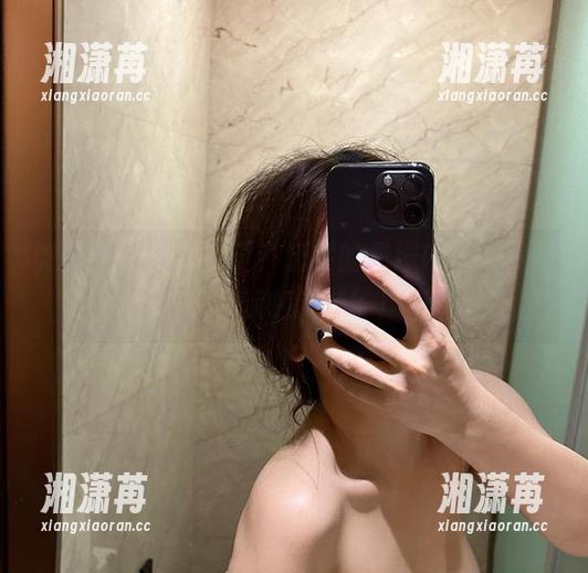 奶雯 微密圈 - 资源来了!奶雯的墨绿内裤,美图让你惊呼‘哇’!