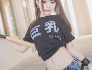 宅夏yoko的肉丝照片里藏着不止是美，还有另一层气氛……