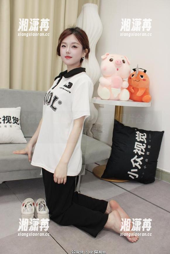 小众视觉-圆圆 小众视觉 - 圆圆表情包:黑丝图片合集,让你爱不释手!