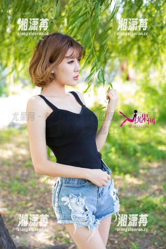 尤果网 - 刘嘉琦cherry的短裤，高清图包里藏着多少小秘密？