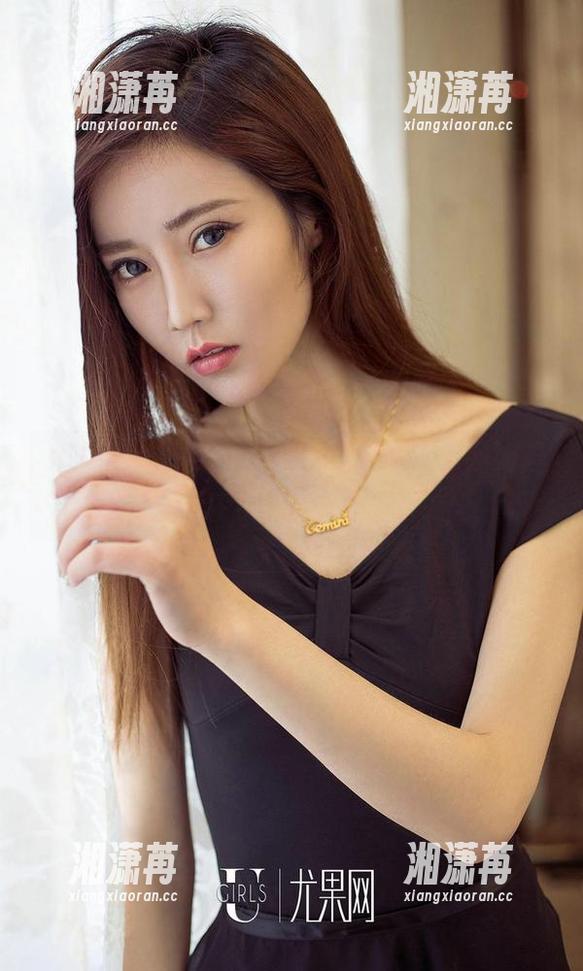 尤果网 - 奶油的裤里丝福利图集，宛如晨曦中的一缕轻纱！
