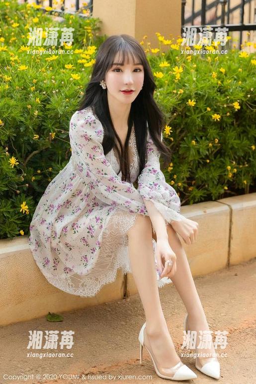 尤蜜荟-小海臀Rena 尤蜜荟 - 无圣光写真揭秘:小海臀Rena的日常小趣事