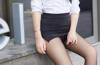 尤蜜荟 - 这白衬衫的秘密,柚柚酱私拍风格随意又迷人