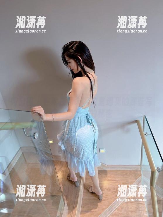 就是阿朱啊 微密圈 - 在就是阿朱啊教室遇见的那些写真:网盘里的秘密