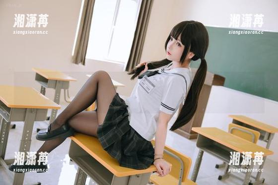 日奈娇 日奈娇黑色兔兔写真精选:光影交错,那一瞬间的悸动,真是太美了。