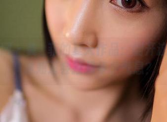 果团网 - 龚玥菲的夏天作品：翻开这一册，谁知道会撞见多少气息？
