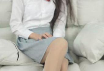 梦丝女神 - 在花月舞的JK在线美图中,寻找那份心动的感觉吧。