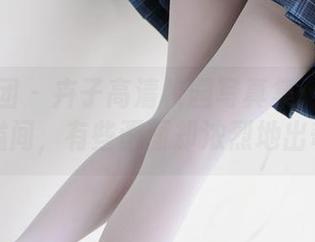 森萝财团 - 卉子高清校园写真集:书香满溢间,有些画面却浓烈地出奇