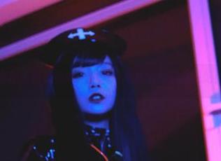 女巫清颜真德秀：在美图里施展她的魔法吧！