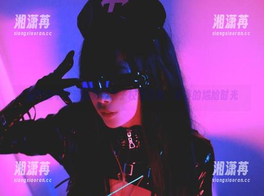 在网盘中沉淀的清颜颜子校服写真，青春的尴尬时光