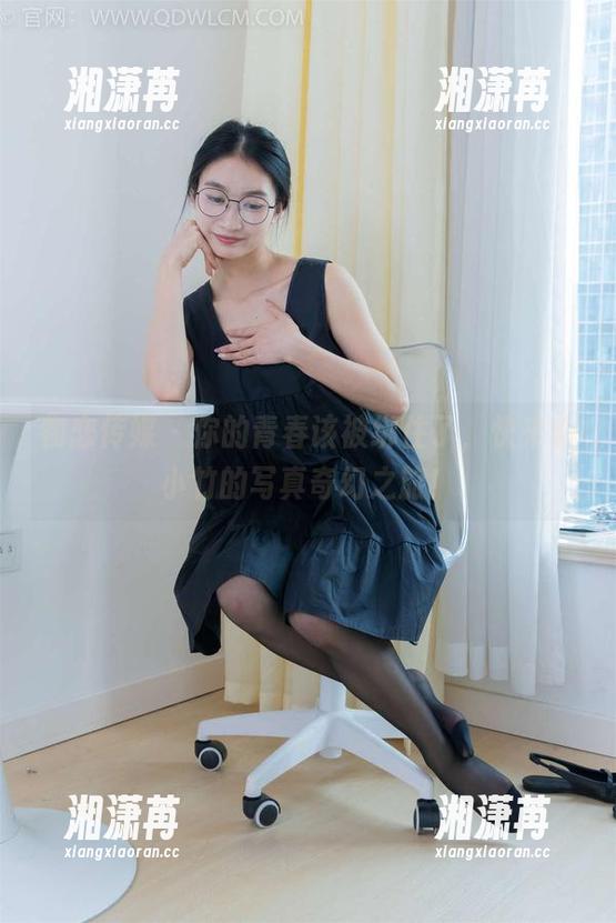 物恋传媒-小竹 物恋传媒 - 你的青春该被绑住了,快来看小竹的写真奇幻之旅!