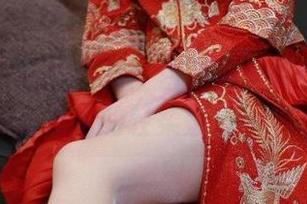微密圈 - 最新更新！白龙猫女带你体验珠光袜的轻柔魅力。