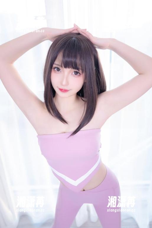当冬天遇上神乐坂真冬，瑜伽写真资源里的温暖和冷空气的碰撞。
