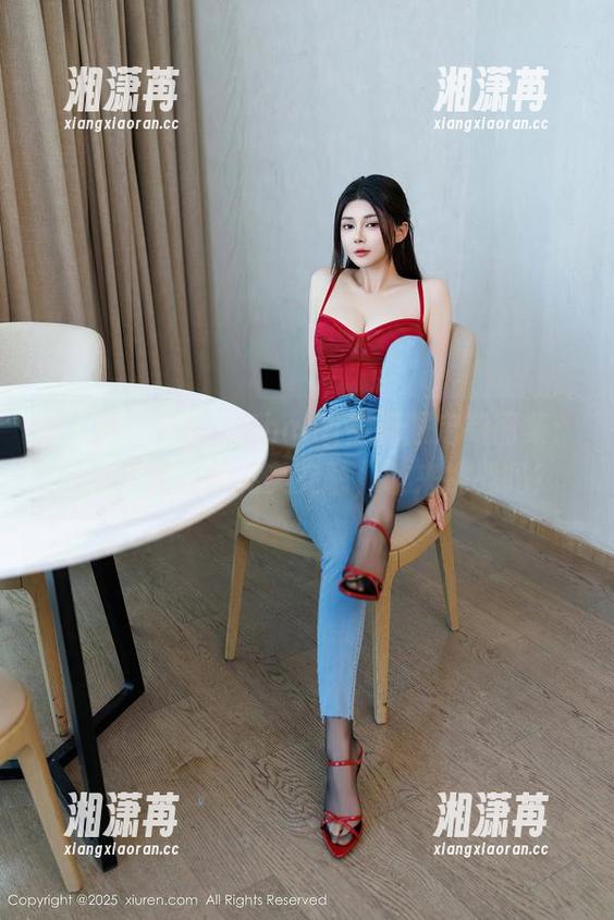 秀人网 - HeyuZhang体操服定制图集：运动与性感的完美交融，敢来挑战吗？