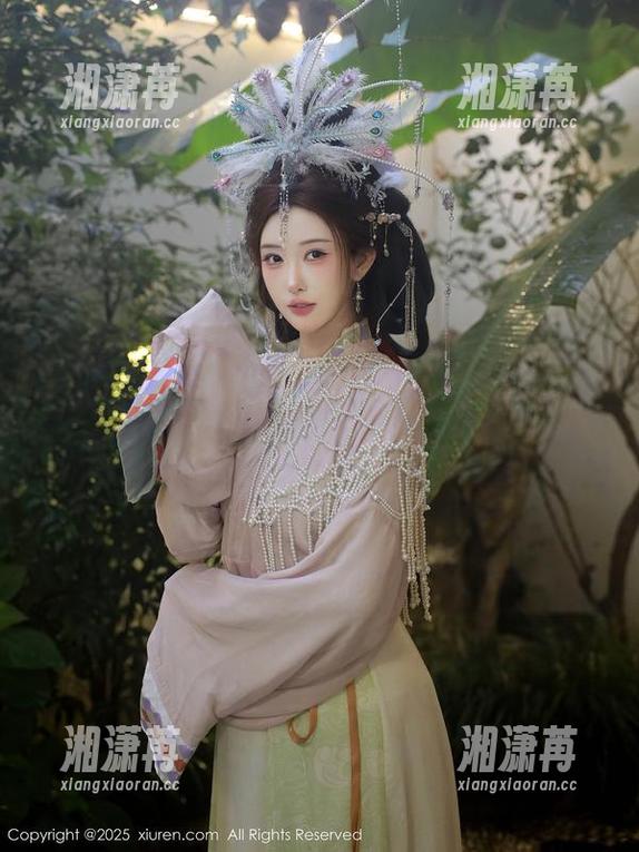 秀人网 - 凯竹姐姐最新大片：少女心满满，照片里的小调皮！