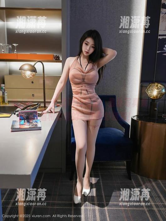秀人网-安然 秀人网 - 安然酒吧侍应生:最新写真集,调酒和情绪的一次奇妙碰撞!