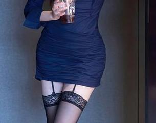 秀人网 - 是小逗逗的定制女王作品，听说看了会心动？